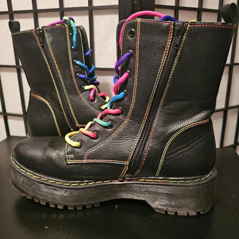 Vintage‎ Unionbay Black Leather Boots with Rainbow Stiching & Laces